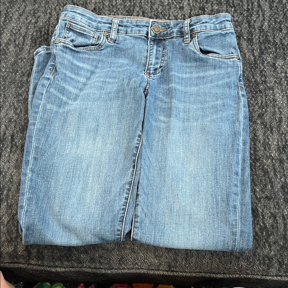 Kut from the Kloth women's Boyfriend Jeans -Style KP9065MA2 size 6. Some stretch